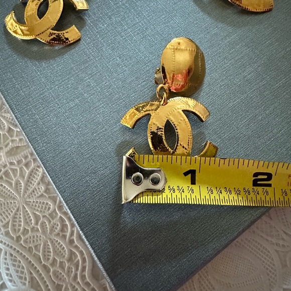 SOLD Chanel CC Hammered Dangle Earrings Clip On 1994 - Picture 11 of 14